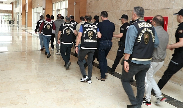 Antalya&#039;da Kiralık Araçları Satan Dolandırıcılık Şebekesine Operasyon: 4 Tutuklama