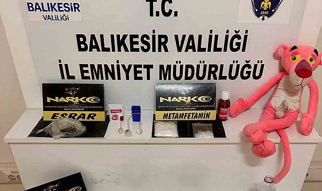 Balıkesir'de 'Pembe Panter' Saklı Uyuşturucu Operasyonu: 3 Gözaltı