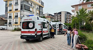 Bucak'ta Sosyal Medya Kavgası Kana Bulandı: 2 Kız Bıçaklandı!