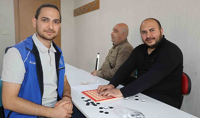 Dokuntaş ile görme engellilerin önündeki bir engel daha kalktı