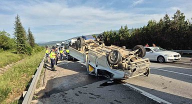 Düzce'de İşçi Taşıyan Araç Takla Attı: 3 Yaralı