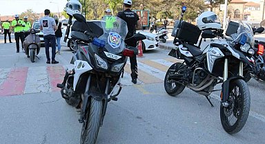 Ehliyetsiz ve Kasksız Sürücüye 20 Bin Liralık Ceza