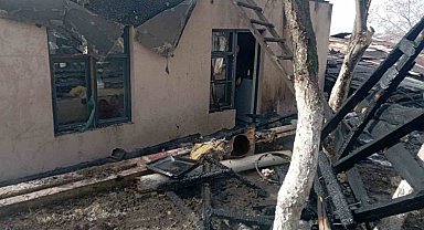 Erzurum'da korkutan çatı yangın