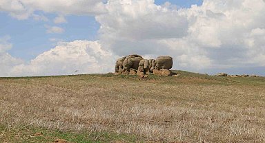 Esrarengiz kayaların sırrı çözülemiyor