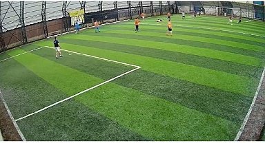 Futbol oynarken kalp krizi geçiren genç hayatını kaybetti