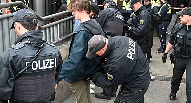 Hamburg Tren İstasyonunda Bıçaklı Saldırı Sonrası Güvenlik Önlemleri Artırıldı