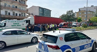 Iğdır'da Kırmızı Işıkta Feci Kaza: Yaşlı Kadın Tırın Altında Can Verdi