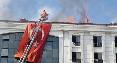 Iğdır'da Kız Öğrenci Yurdundaki Yangına TOMA Desteği: Kontrol Çalışmaları Sürüyor