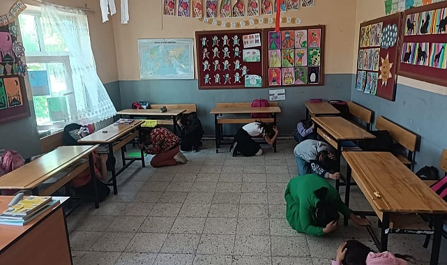 Iğdır İl Afet ve Acil Durum Müdürlüğü'nden Kazancı İlkokulu'na "Afet Farkındalık Eğitimi"