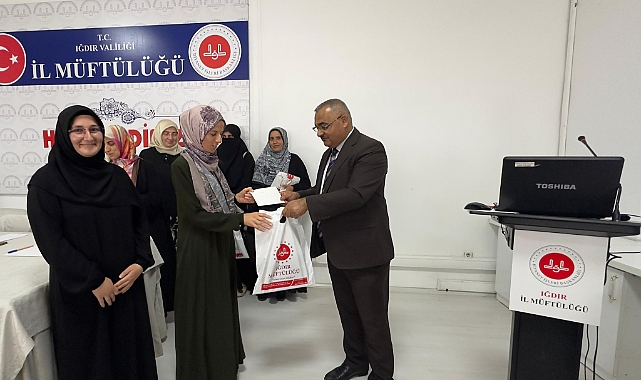 Iğdır İl Müftülüğü'nden Başarılı Kur'an Kursu Öğrencilerine Anlamlı Ödüller