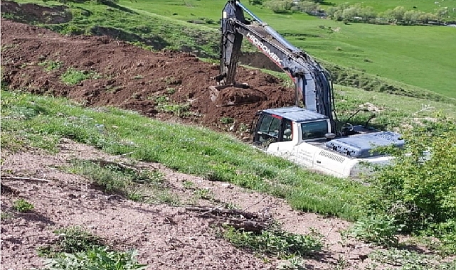 Iğdır İl Özel İdaresi&#039;nden Tarımsal Sulamaya Büyük Destek: Tıkalı Kanallar Temizleniyor!