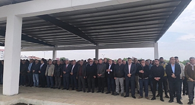 Iğdır'ın Sevilen Simalarından Yaşar Akar Gözyaşlarıyla Son Yolculuğuna Uğurlandı