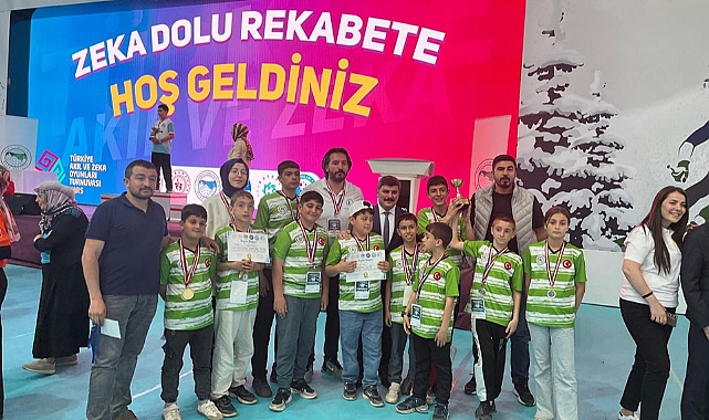 Iğdır Tuzluca Gençlik Merkezi'nden Akıl ve Zeka Oyunları Türkiye Finali'nde Tarihi Başarı!
