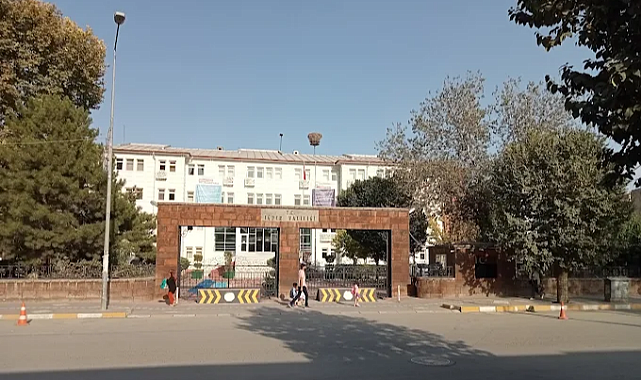 Iğdır Valiliği Kız Yurdunda Çıkan Yangın İle İlgili Basın Açıklamasında Bulundu