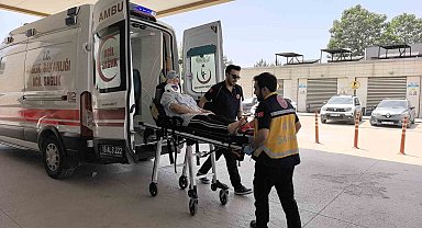 İnegöl'de Elektrikli Bisiklet Kazası: Anne ve Oğlu Yaralandı, Minik Yusuf Oyuncağını Bırakmadı