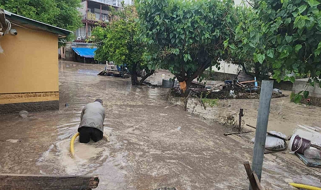 Kadirli'de Selin Ardından Kayıp Araç Bulundu, Hasar Tespit Çalışmaları Devam Ediyor