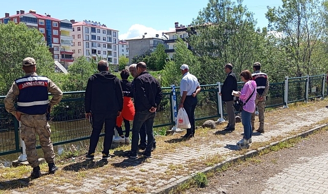 Karakoçan&#039;daki Balık Ölümleri Araştırılıyor: Derelerden Numune Alındı