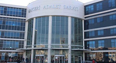 Kayseri'de Eski Eşini Bıçaklayan Sanık Bu Kez Tehdit ve Hakaretten Yargılandı