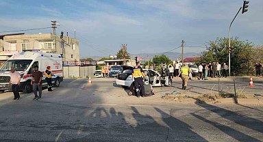 'Kaza kavşağı' olarak anılan yerde yine kaza: Vatandaşlar alt geçit istedi