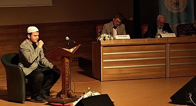 Kur'an-ı Kerim'i güzel okuyanlara ödülleri verildi