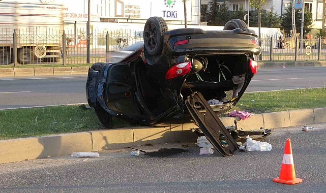 Malatya'da kontrolden çıkan otomobil refüje çarptı: 1 yaralı