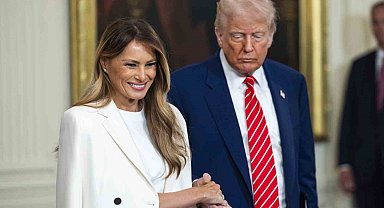 Melania Trump'ın Slovenya'daki Bronz Heykeli Çalındı