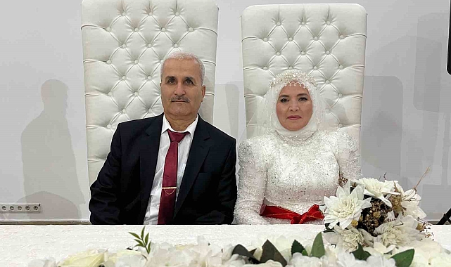Mevlüt ve Havva Çifti 33 Yıl Sonra Hayallerindeki Düğünle "İkinci Baharlarını" Yaşadı
