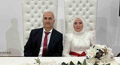 Mevlüt ve Havva Çifti 33 Yıl Sonra Hayallerindeki Düğünle "İkinci Baharlarını" Yaşadı