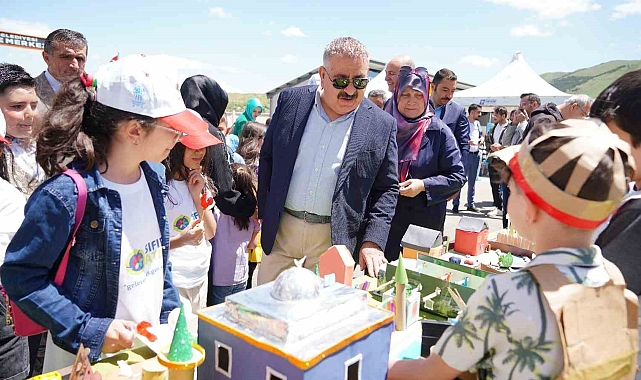 Palandöken'de "Geri Dönüşüm Sıfır Atık Sergisi"ne Tam Not: Minik Öğrencilerden Çevreye Büyük Katkı