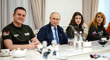 Putin, Ukrayna askerleri bölgeden çıkarıldıktan sonra ilk kez Kursk'u ziyaret etti