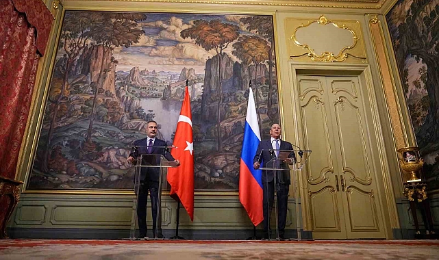 Rusya Dışişleri Bakanı Lavrov: "Avrupa, yeniden Nazi bayrağı benimsedi"
