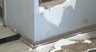 Sakarya'da Alçıpan Arasına Sıkışan Yavru Kedi İtfaiye Tarafından Kurtarıldı
