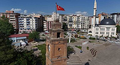 Siirt'in Tarihi Saat Kulesi Yaklaşık Yarım Asır Sonra Yeniden Hayat Buldu