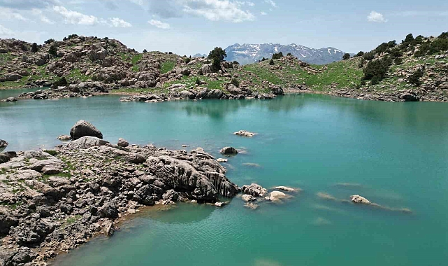 Şırnak&#039;ta 3 bin rakımda bulunan göl havadan görüntülendi