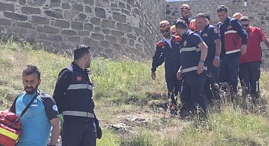 Tarihi Van Kalesi Eteklerinde Mahsur Kalan Vatandaş Kurtarıldı