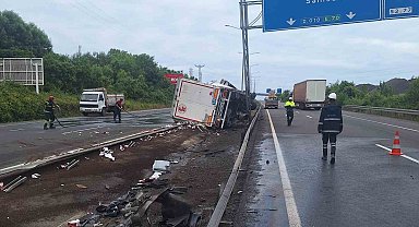 Tır sürücüsü devrilen aracında sıkışarak sol kolunu kaybetti