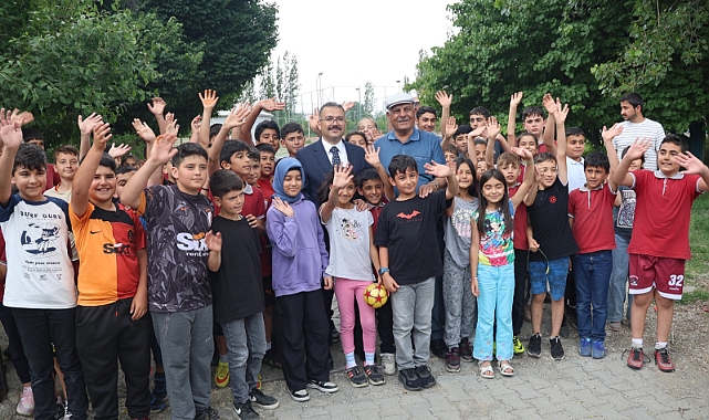 Vali Ercan Turan Köy Okulunu Ziyaret Etti, Öğrencilerle Buluştu