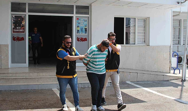 Adana&#039;da komşu sevmeyen şüpheli 7 araca zarar verdi