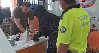 Adana'da YKS Heyecanı: Kimliğini Unutan Öğrenciye Polis Yetişti, Bir Başkası Geç Kaldı