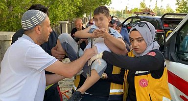 Aksaray'da Korkuluk Demiri Koluna Saplanan Çocuk Hastaneye Kaldırıldı