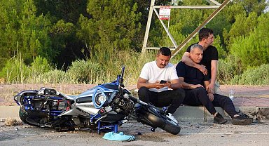 Antalya'da Babalar Günü'nde Yürek Yakan Kaza: 20 Yaşındaki Genç Hayatını Kaybetti
