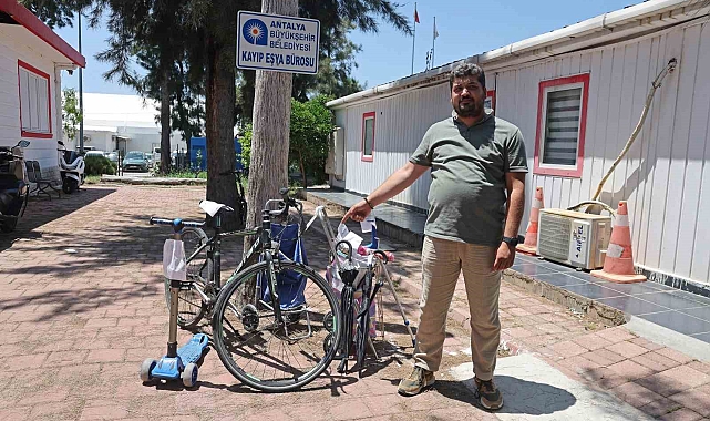 Antalya&#039;da Unutulan Eşyalar Kayıp Eşya Bürosunda Sahiplerini Bekliyor