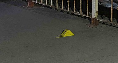 Avcılar'da Eğlence Mekanı Önünde Silahlı Kavga: 2 Yaralı