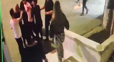 Batman'da Bıçaklı Saldırı Anı Kamerada: 17 Yaşındaki Genç Yaralandı