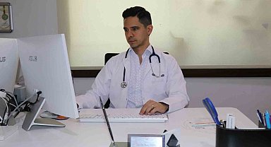 Bebekler Ne Zaman Denize veya Havuza Girmeli? Uzman Dr. Tunç Aydın Uyardı