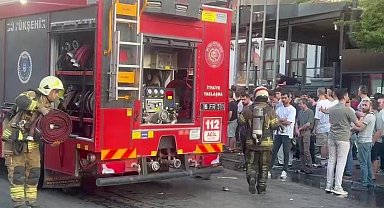 Bursa Setbaşı'nda Dönerci Yangını Bitişik İş Yerlerine Sıçradı