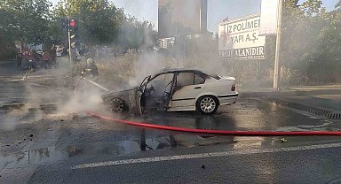 Çorlu'da Seyir Halindeki LPG'li Otomobil Alev Aldı: Hurdaya Döndü