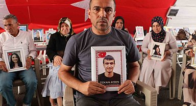 Diyarbakır Annelerinin Evlat Nöbeti Kurban Bayramı'nda da Devam Ediyor: "Evlatlarımızı Almadan Asla Bitirmeyeceğiz"