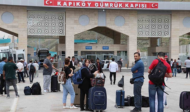 Diyarbakır Kavruluyor: Sıcaklık 45 Dereceyi Buldu, Vatandaşlar Serinlemek İçin Gölge ve Camiye Sığındı