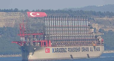 Dünyanın En Büyük Enerji Gemilerinden 'Karadeniz Powership Orhan Ali Khan', Çanakkale Boğazı'ndan Geçti